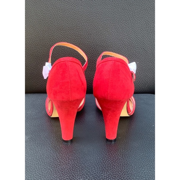 Chelsea Crew Heels - Picture 10 of 14